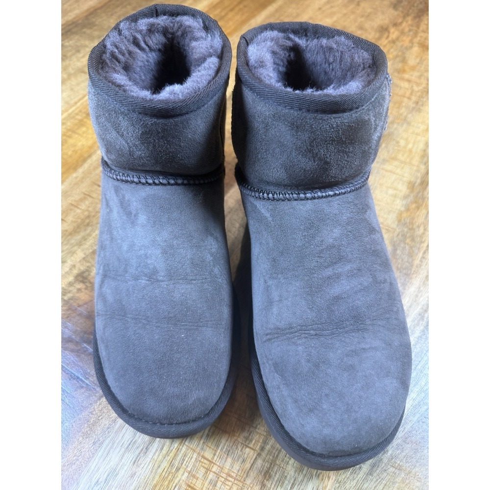 UGG Classic Mini II Boots Women's 8 Dark Brown Suede Sheepskin 1016222